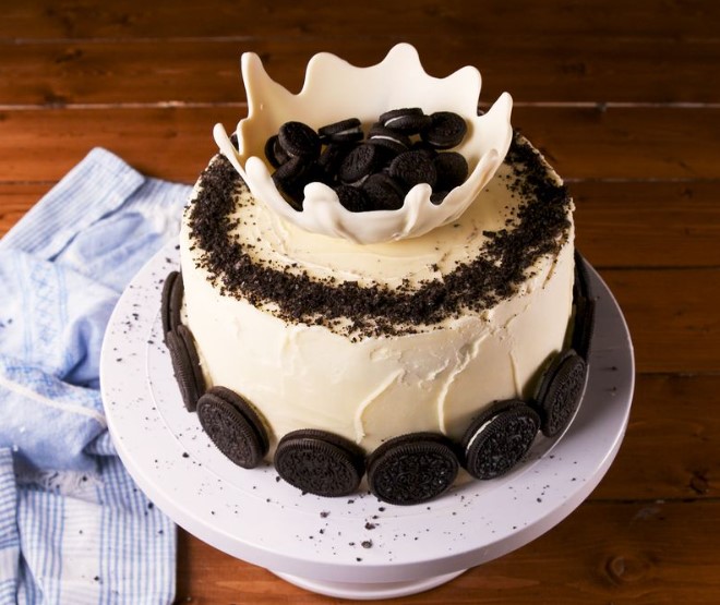 Unique Milk & Oreos Cake