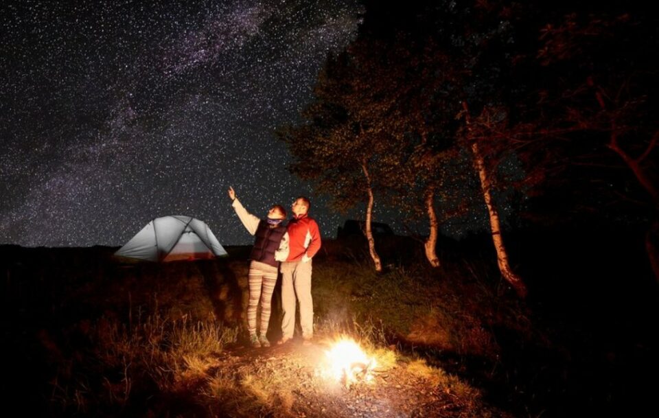 date night ideas - hiking