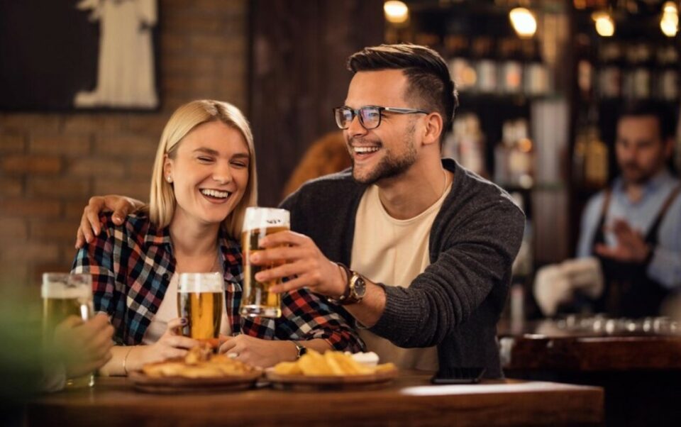 daytime date ideas - hang out at a brewery