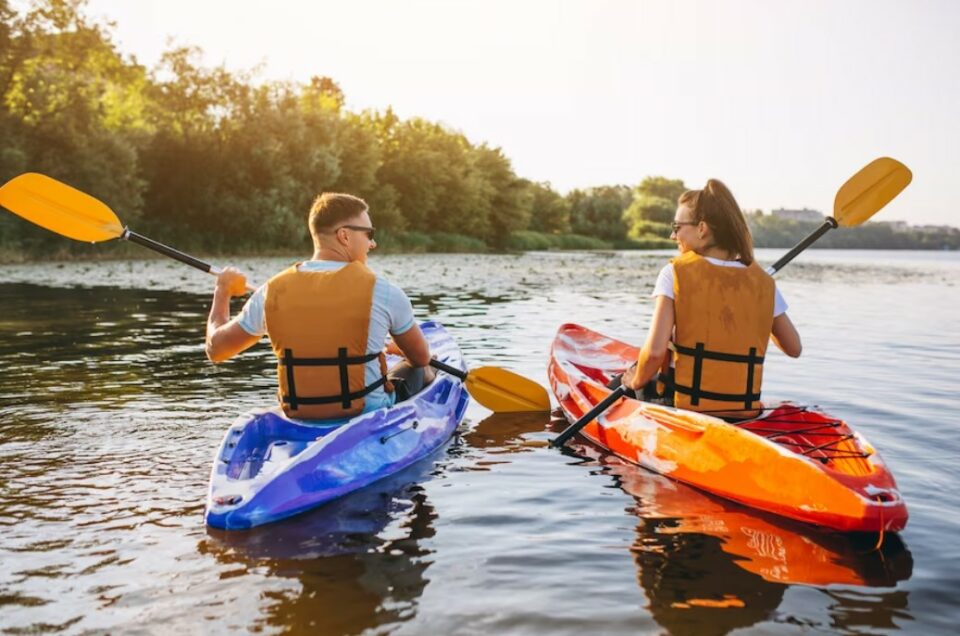 daytime date ideas - kayaking