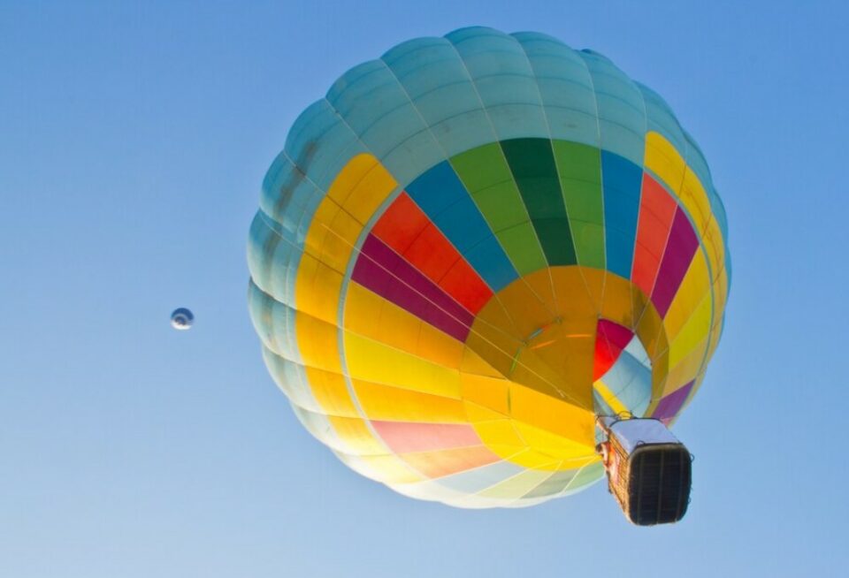 daytime date ideas - hot air balloon ride