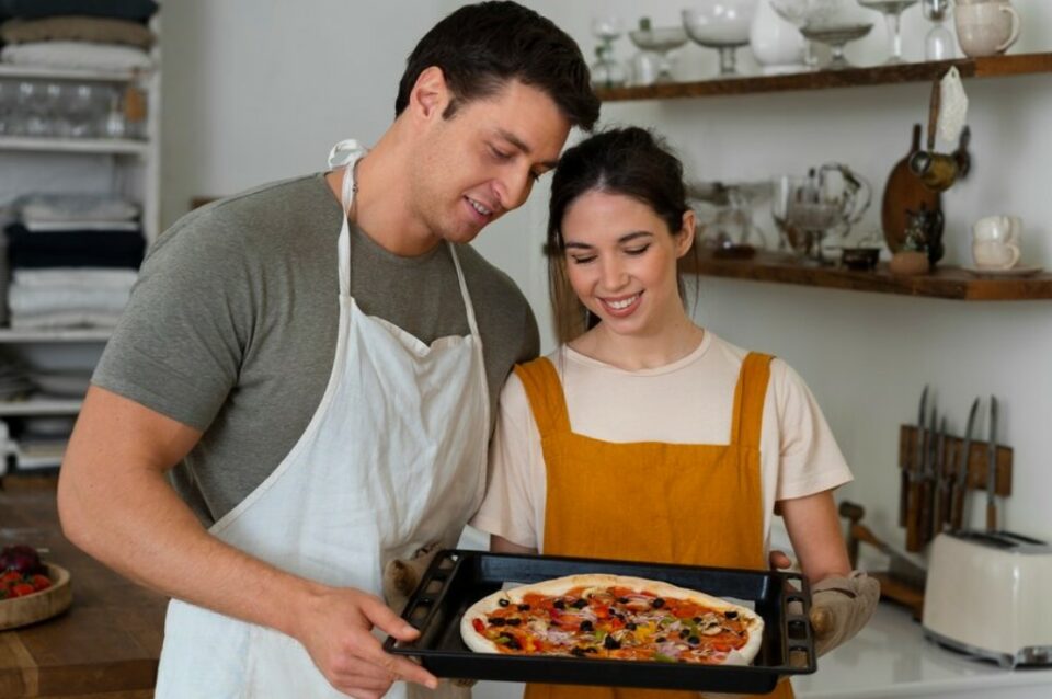foodie date ideas - make your pizzas