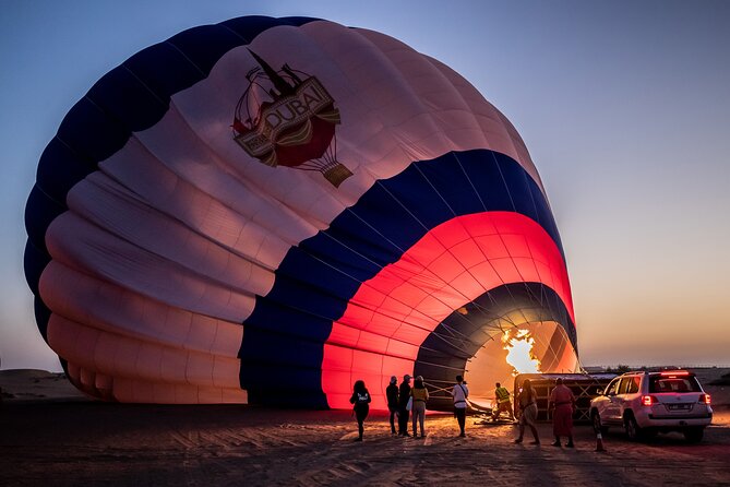 hot air balloon stargazing date ideas