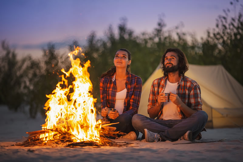 campfire stargazing date night