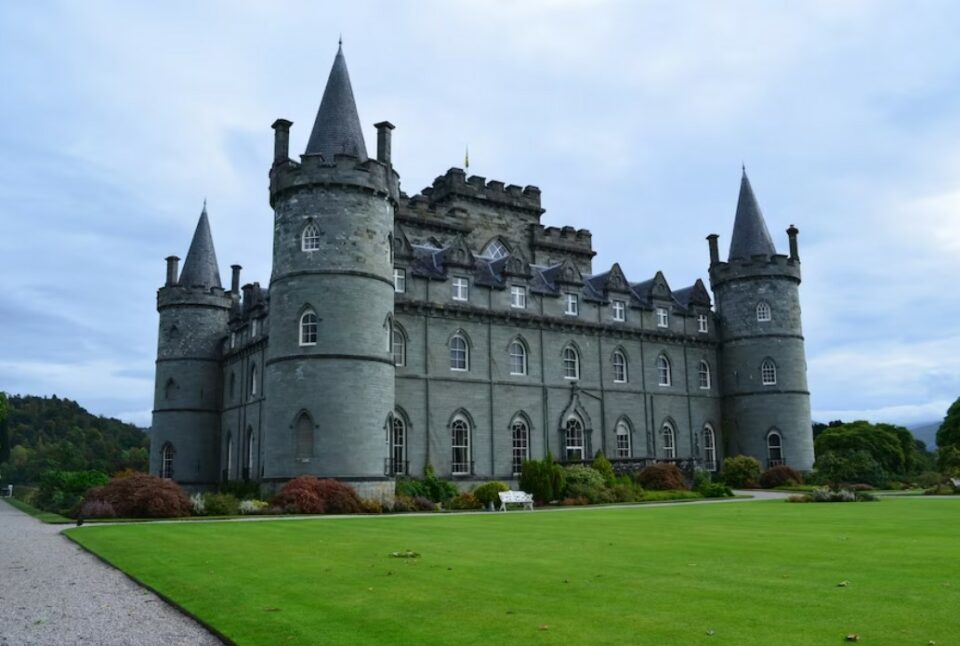 date ideas for art lovers - explore a castle