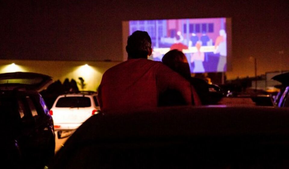 date ideas for art lovers - see a drive-in movie