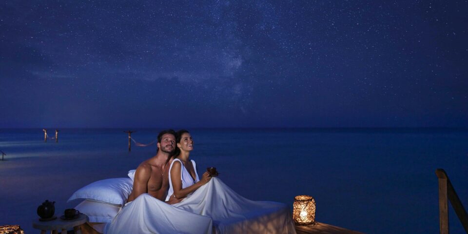 go stargazing date ideas for anniversary