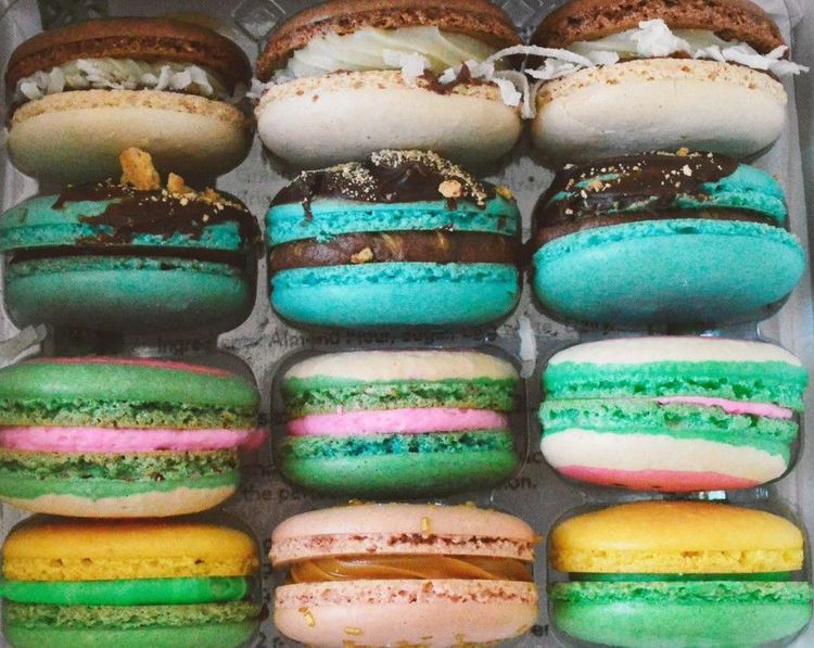 12 French Macaron Box