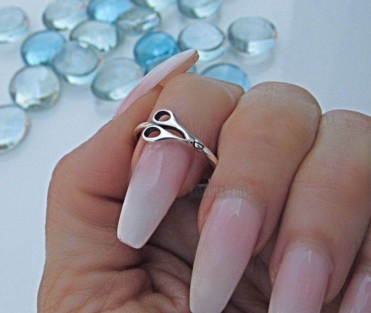 Scissor Ring