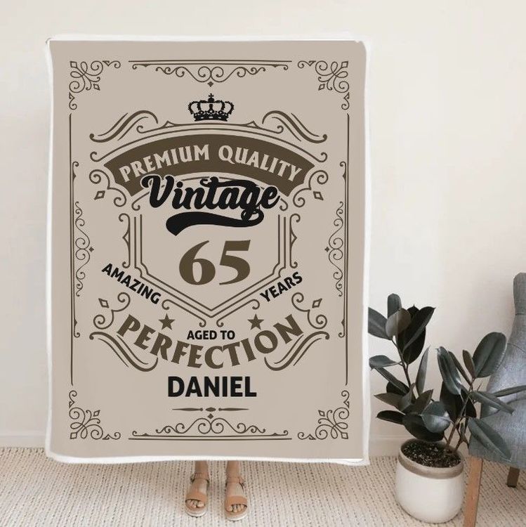 Amazing 65 Years Aged To Perfection Blanket