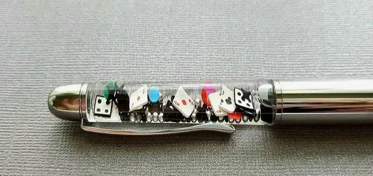 Gambler Float Pen