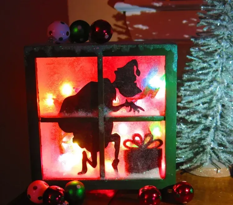 Grinch Shadowbox Light
