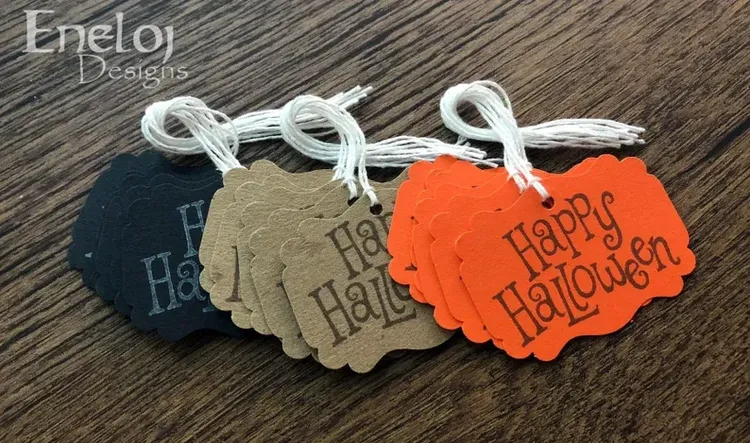 Brown Kraft Gift Tags / 'An Edible Gift' Tag with String / Hand Stamped  Favor Tags / Die Cut Gift Wrapping