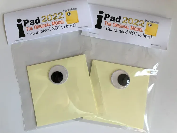 https://storage.googleapis.com/loveable.appspot.com/medium_Original_i_Pad_office_funny_Gag_Gift_Bags_a52608f25e/medium_Original_i_Pad_office_funny_Gag_Gift_Bags_a52608f25e.jpg