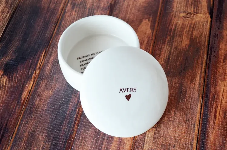 Personalized Round Keepsake Box