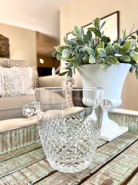 Stunning Crystal Cross Hatch
