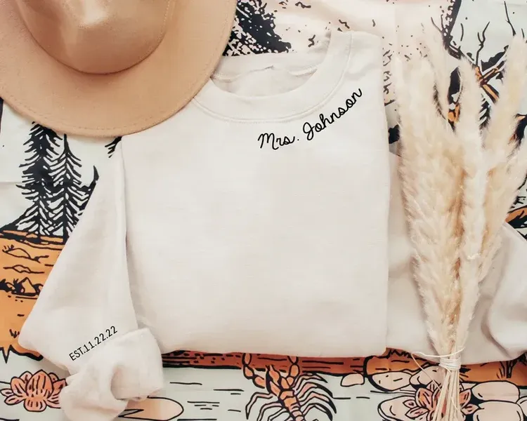 Sweatshirt