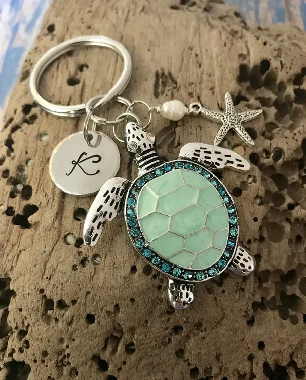 Wooden Turtle Keychain with Tassel | Seaturtle Keychain | Gift for Turtle Lovers | Save The Turtles | Gifts for Her | Turtle Keyring