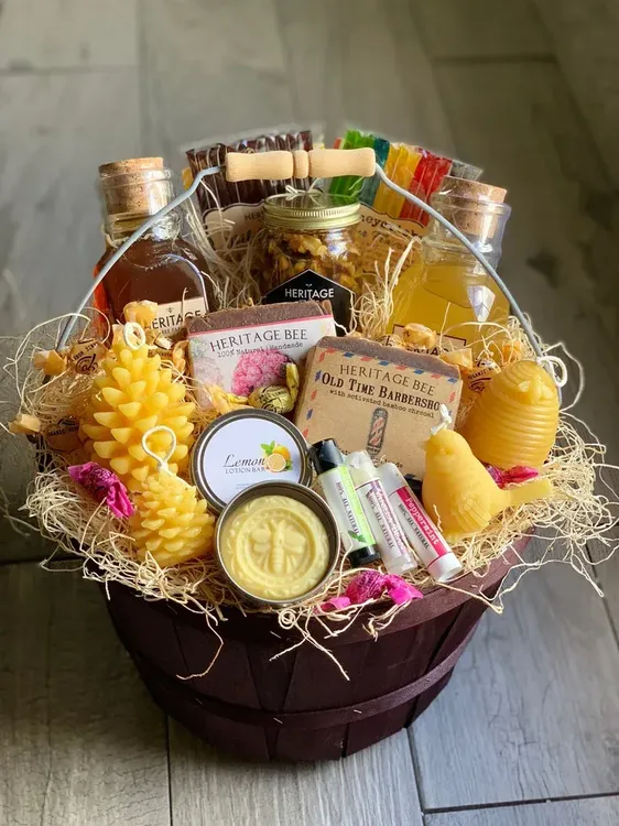  Breezy Valley Best Birthday Gifts for Mom from Daughter Son,  Gift Basket for Mom Gift Set - Happy Birthday Mom/ Expecting Mom Gift Box  for Mom : Beauty & Personal Care