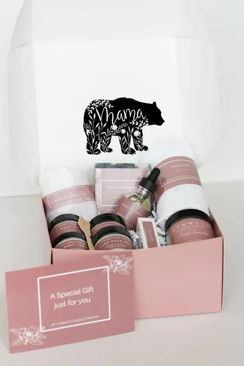 25 Best Gift Baskets for New Moms — New Mom Curated Gift Box