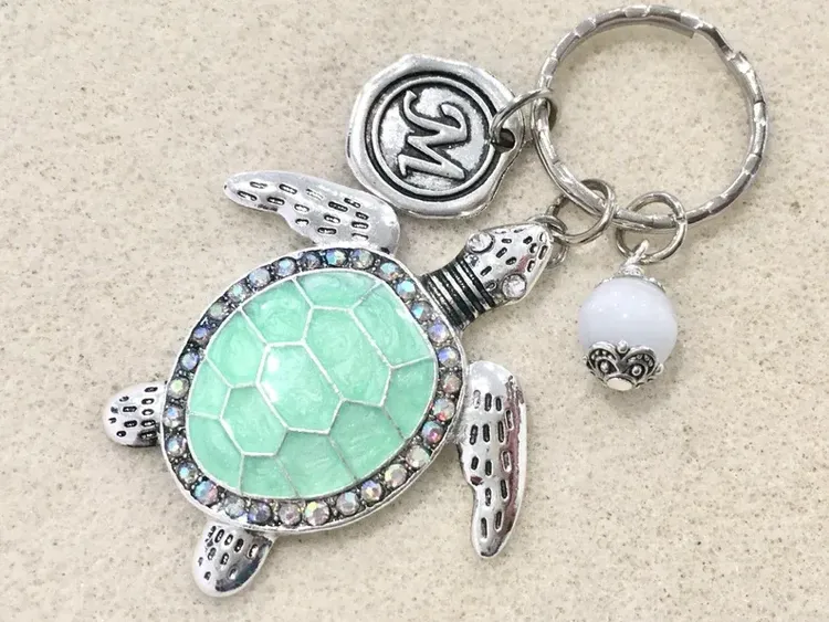 Wooden Turtle Keychain with Tassel | Seaturtle Keychain | Gift for Turtle Lovers | Save The Turtles | Gifts for Her | Turtle Keyring