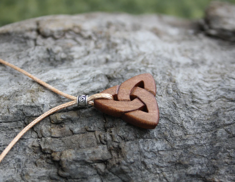 Knot Necklace