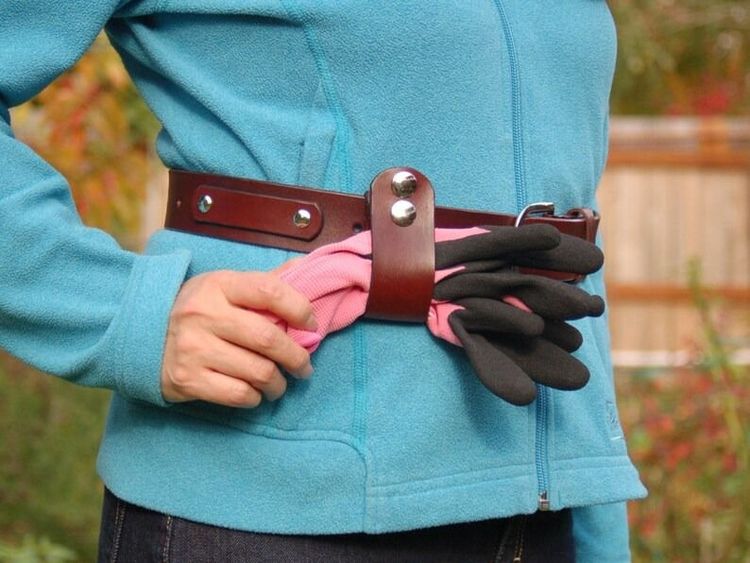 Gardening Glove Keeper