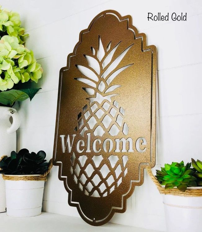 Pineapple Welcome Sign