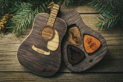 Best Christmas Gifts for Guitar Players (Updated November 2023) |  guitarguitar