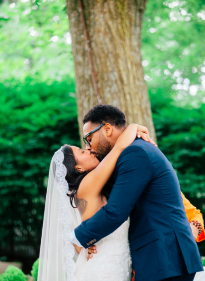 first kiss wedding photos, wedding planning social media etiquette