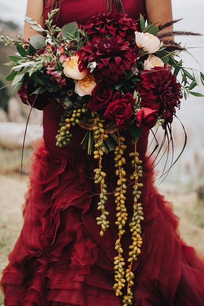 RedWeddingFlowers; Stunning Statement Bouquets