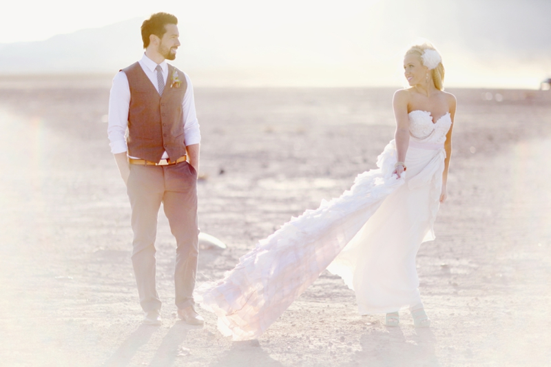 Modern Cobalt Blue & Plum Wedding Inspiration Modern Cobalt Blue & Plum Wedding Inspiration