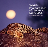 Book Cover for Wildlife Photographer of the Year Desk Diary 2025 by Natural History Museum