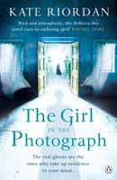 Book Cover for The Girl in the Photograph by Kate Riordan