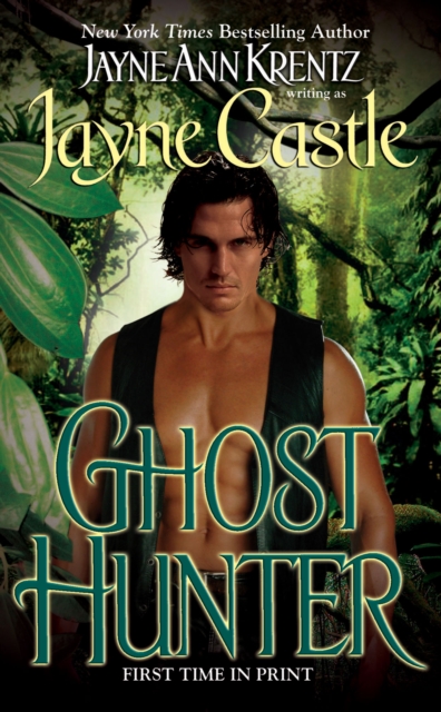 Book Cover for Ghost Hunter by Jayne Castle