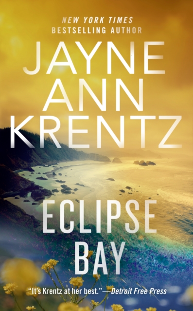Book Cover for Eclipse Bay by Jayne Ann Krentz