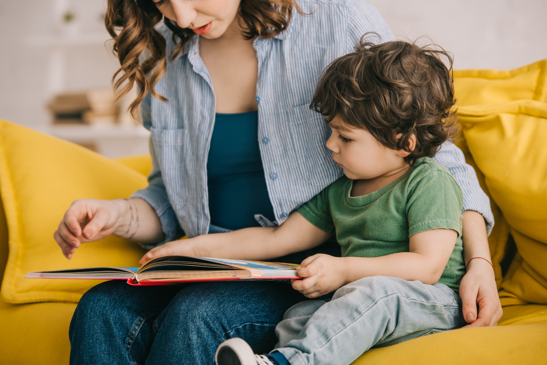 Michael Rosen to encourage reading and rhyming with babies and toddlers as BookTrust’s latest Writer in Residence