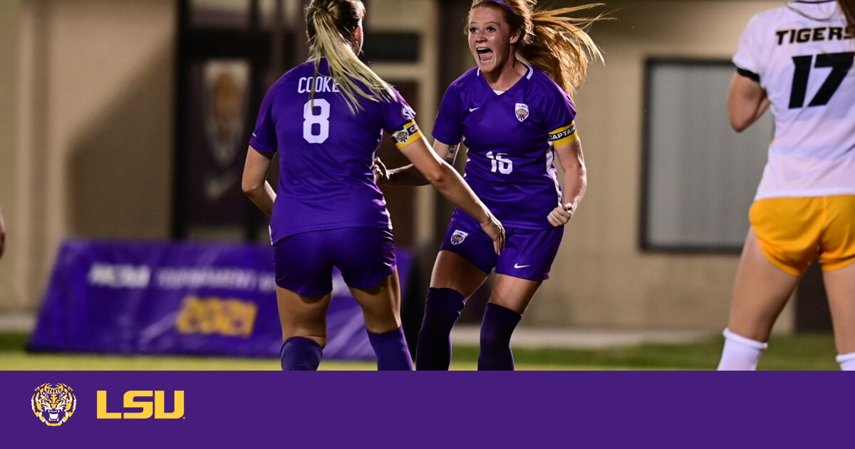 Soccer Comes From Behind to Defeat Missouri, 2-1