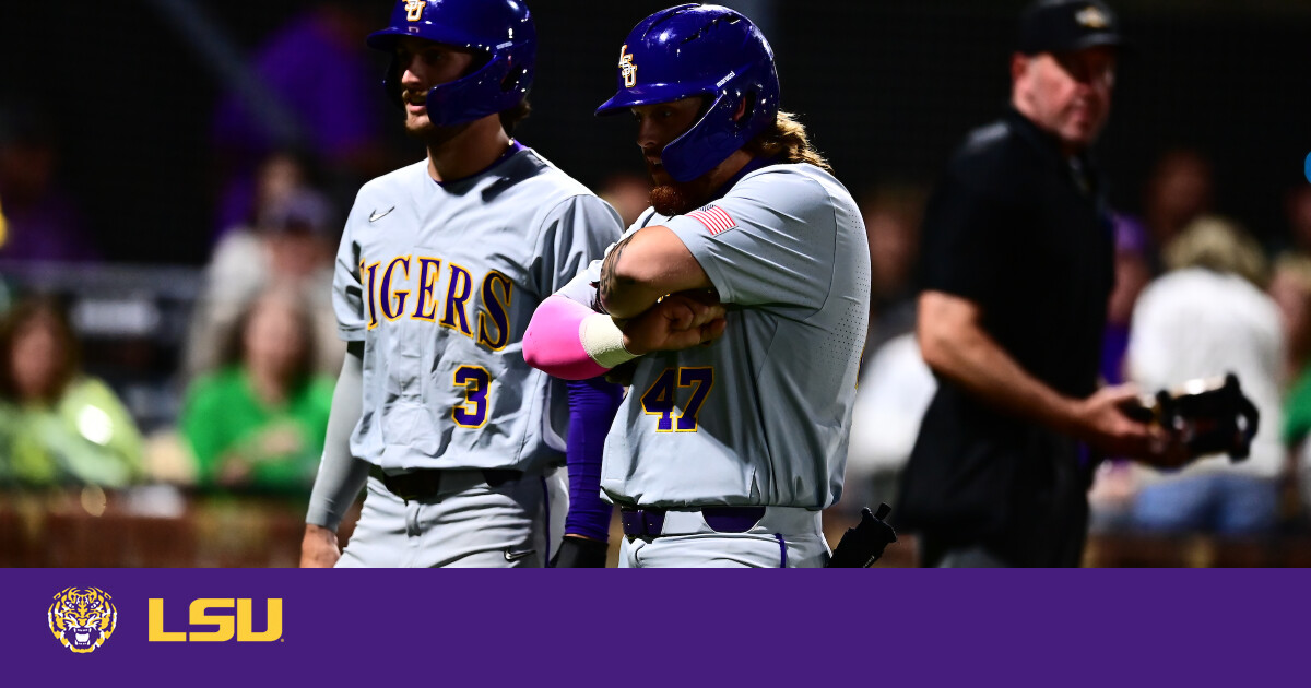 LSU baseball scores 10 runs in the 8th to complete NCAA regionals