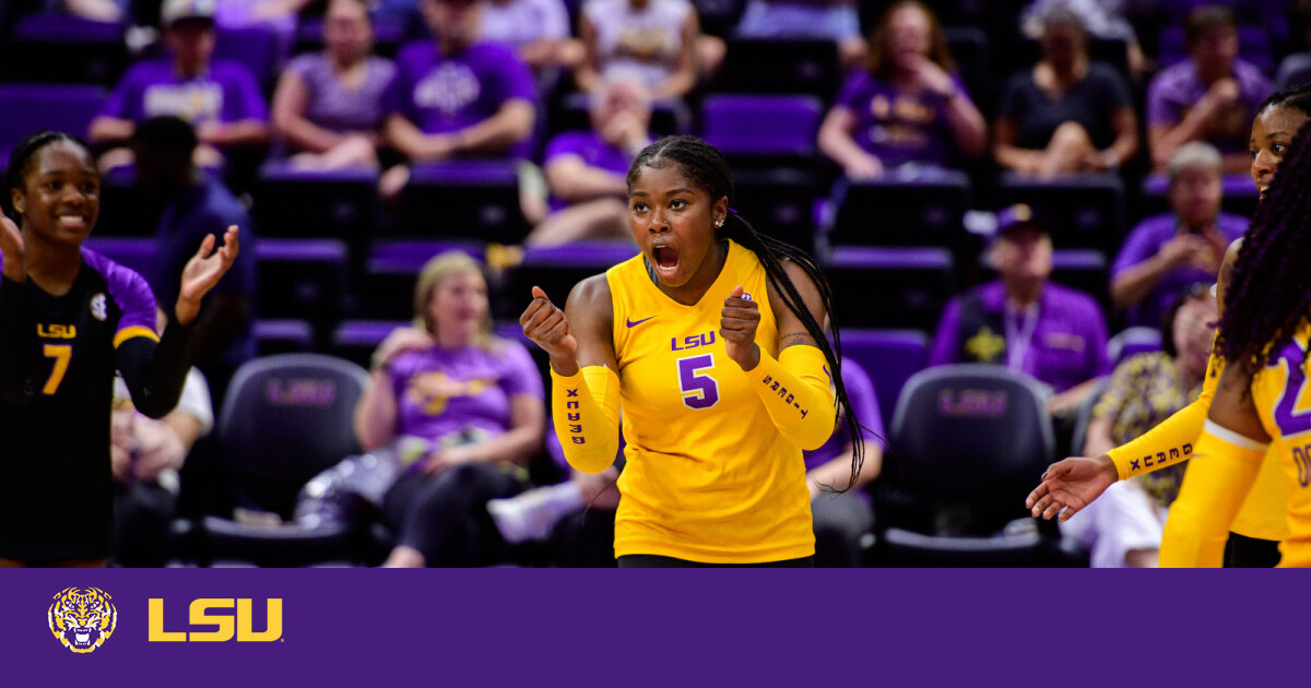 Gallery: Volleyball vs Mississippi State