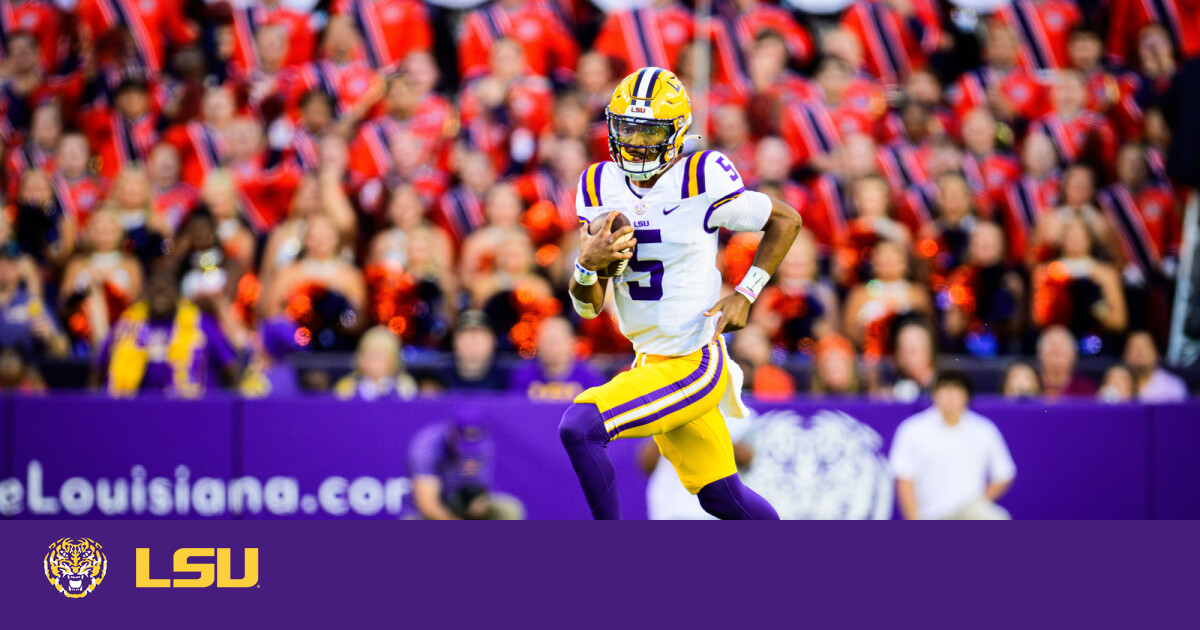 LSU quarterback Jayden Daniels shines in victory over Auburn, leads