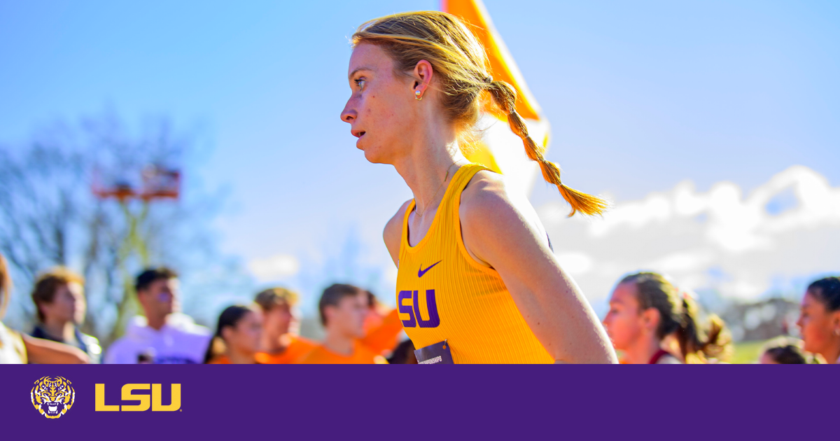 Ella Chesnut and Women’s Cross-Country Team Named USTFCCCA All-Academic