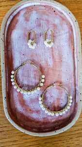 Winterwonderland : Ateliers avec Joyful – Boucles d’oreille en acier avec perles d’eau douce