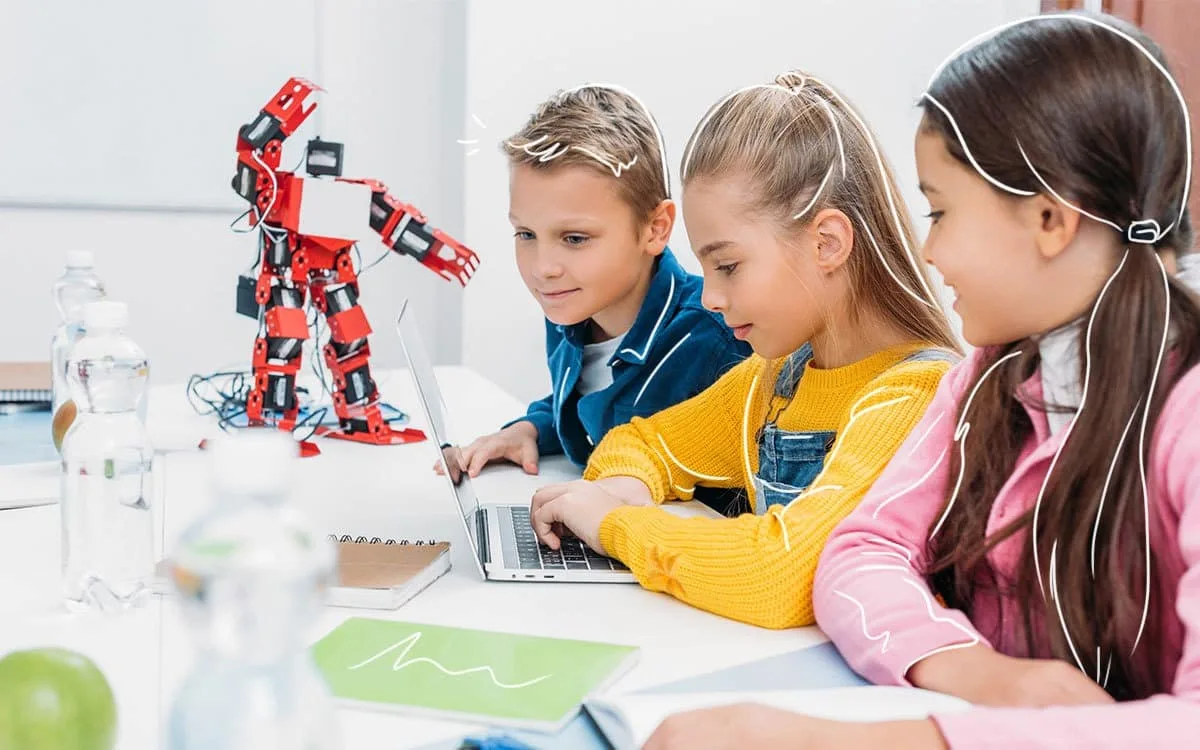 Niños trabajando juntos en un proyecto escolar