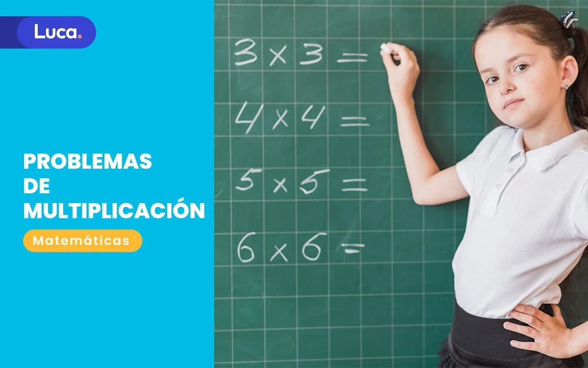 Niños resolviendo problemas de multiplicación en clase