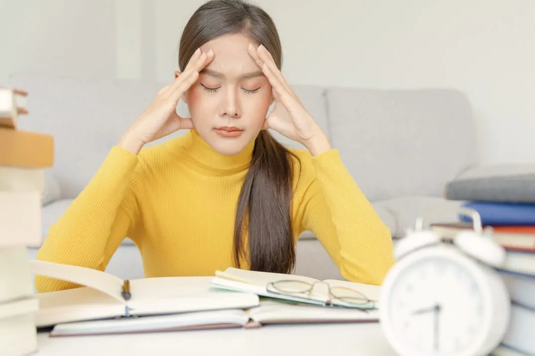 Physical-symptoms-of-chronic-anxiety-disorder-Lucidbook-Blog-300k.jpg