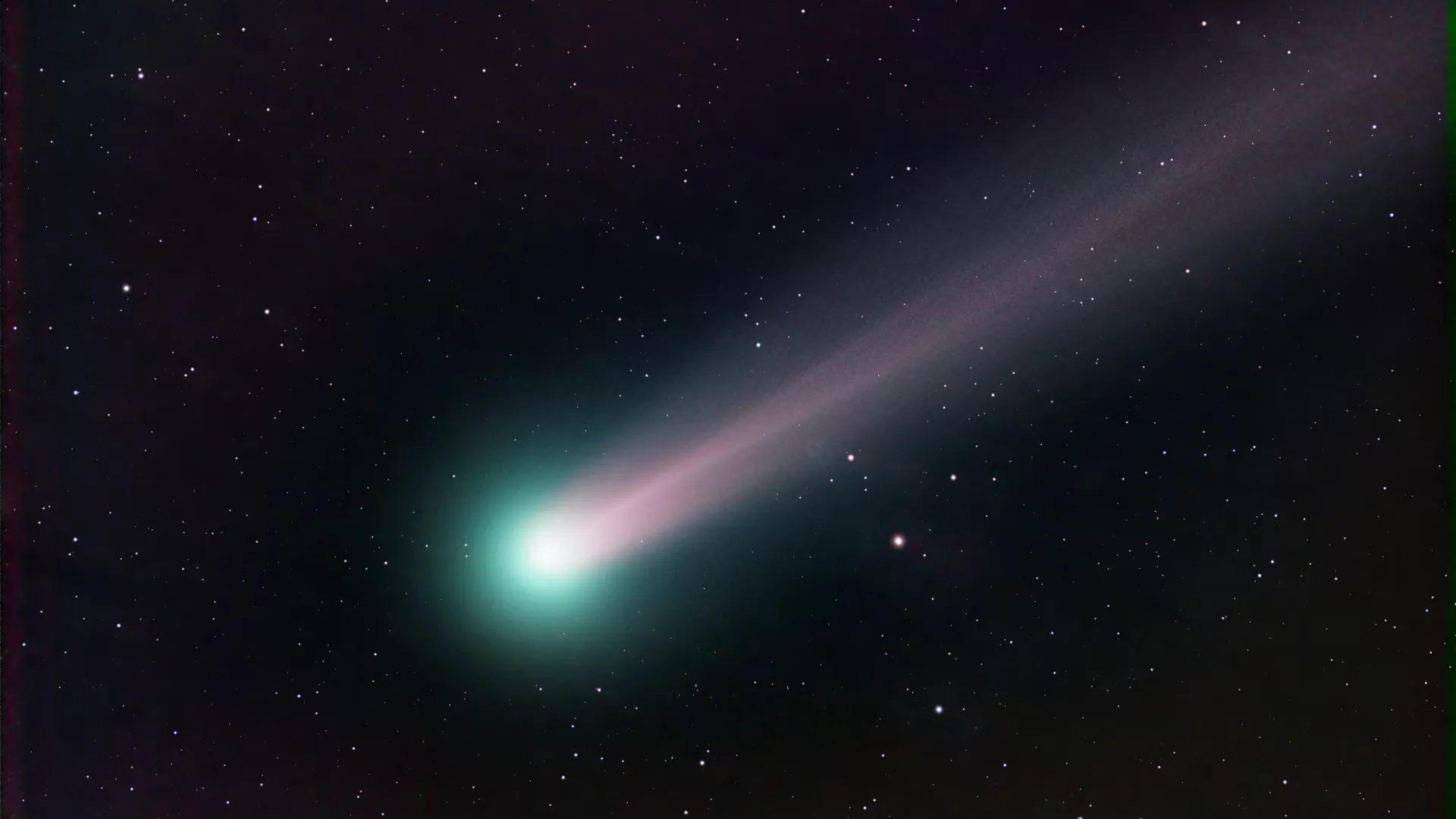 There Are 2 Types of Comet Tails.