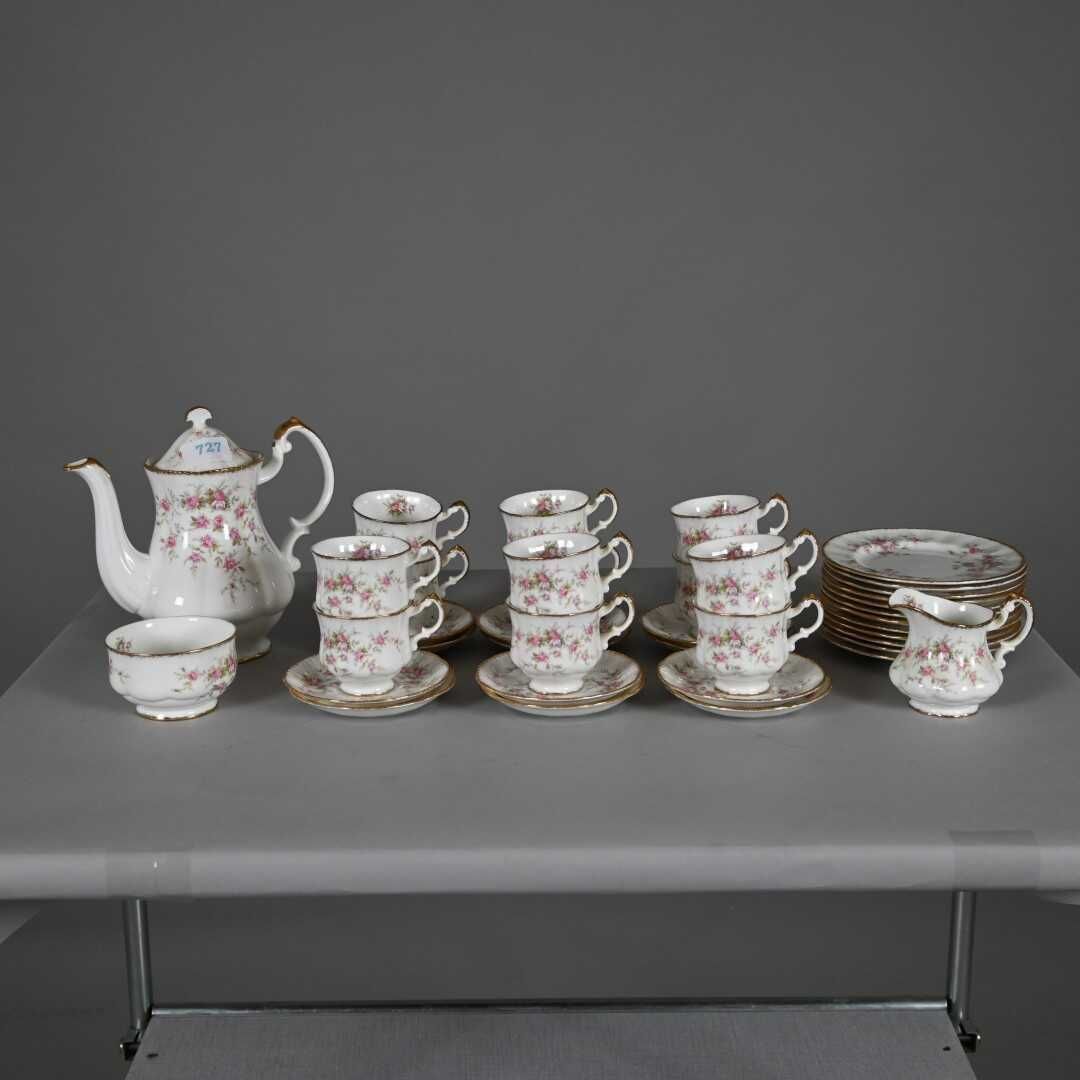 Kaffeservis England 12 pers (54682) — Luleå Auktionsverk