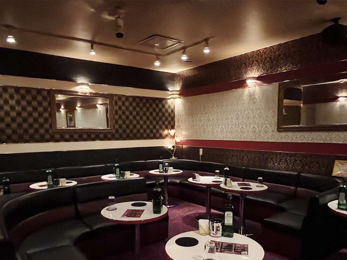 【パブクラブ トレビの泉】(相模原)の店内写真