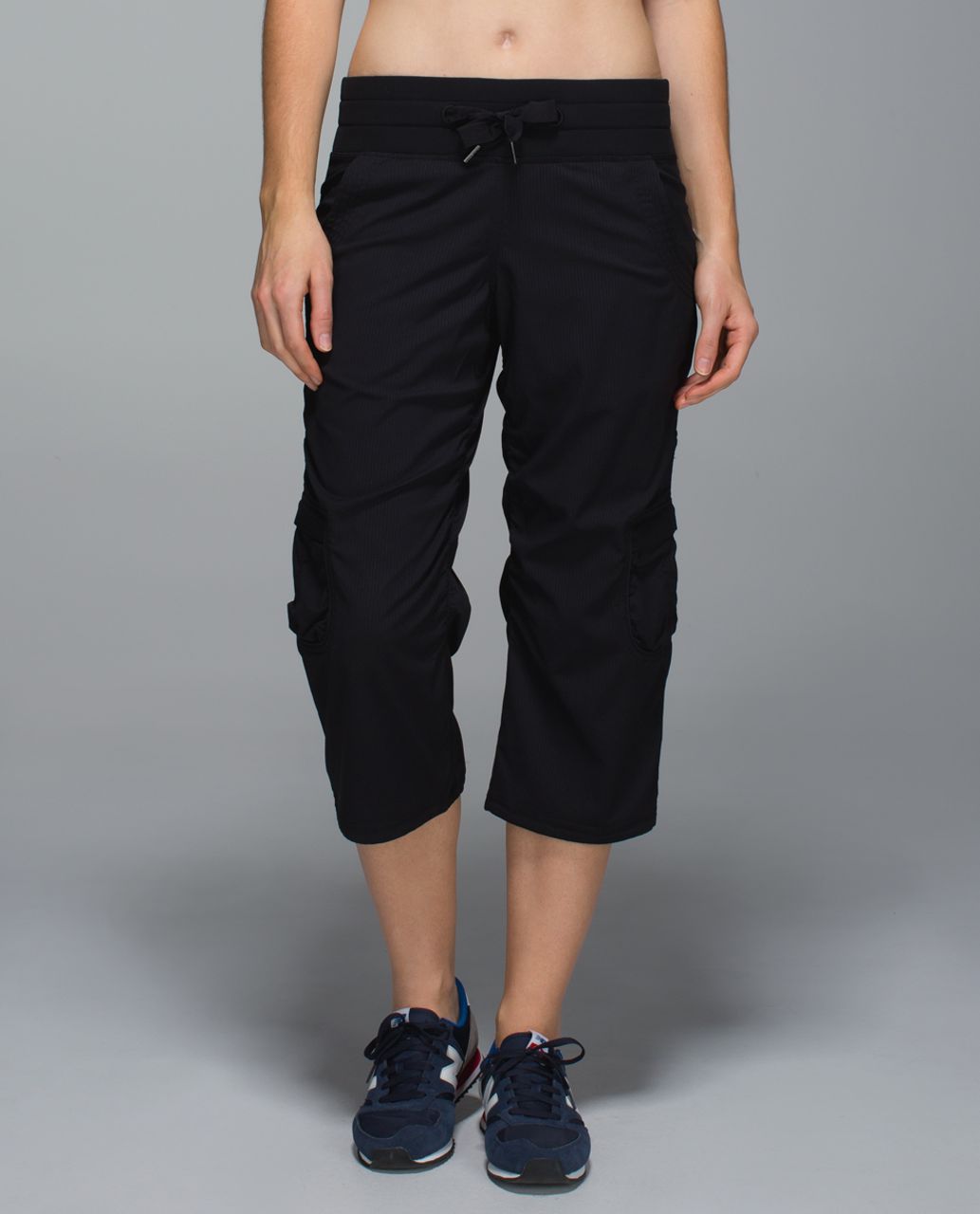 Lululemon Yoga Camp Crop - Black